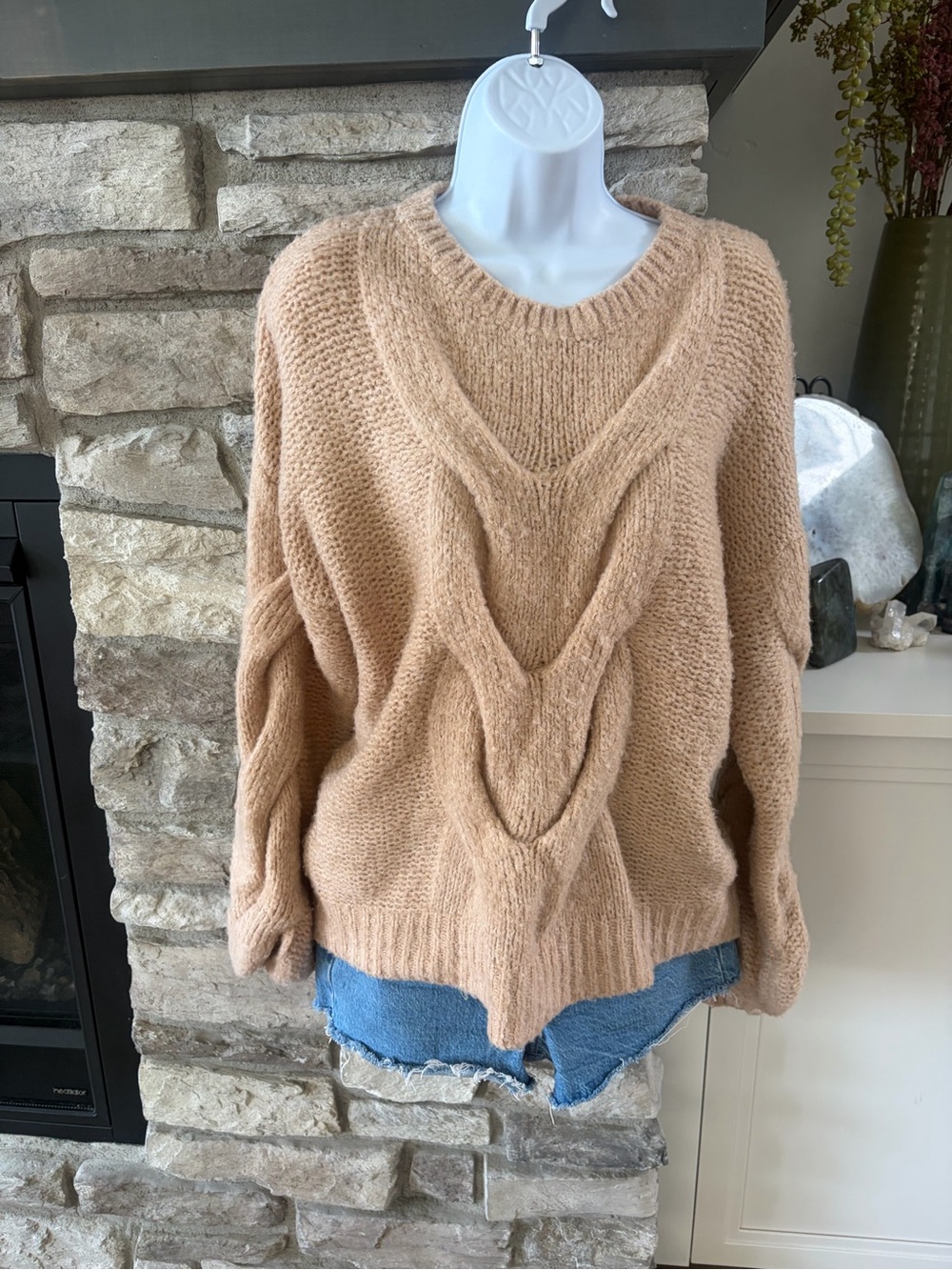 Bluivy V-Neck Cable Knit Sweater in Camel